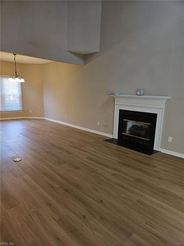 938 Willow PT, Newport News, VA 23602