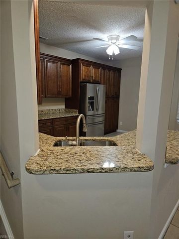 938 Willow PT, Newport News, VA 23602