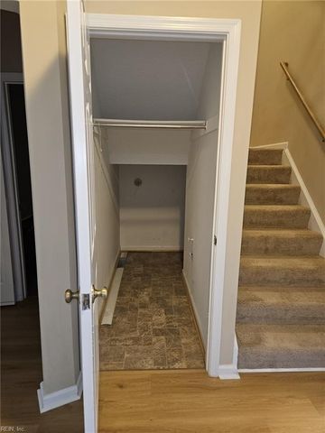 938 Willow PT, Newport News, VA 23602