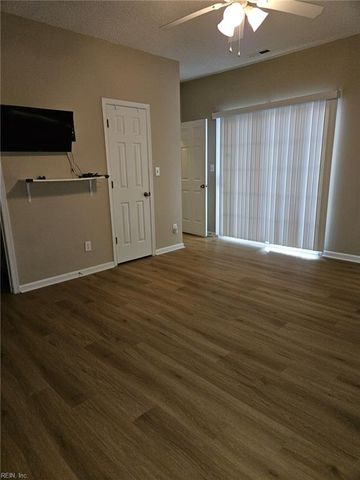 938 Willow PT, Newport News, VA 23602