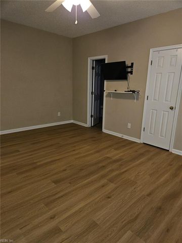 938 Willow PT, Newport News, VA 23602