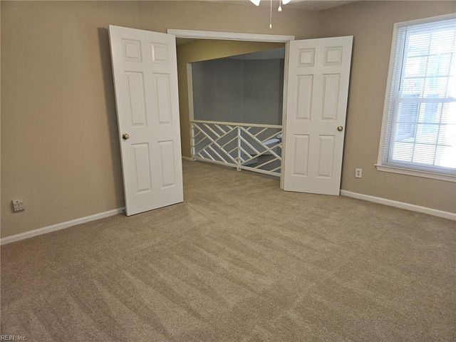 938 Willow PT, Newport News, VA 23602