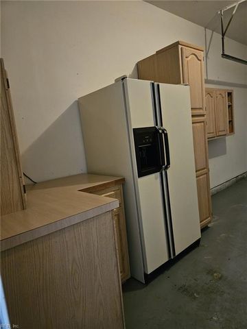 938 Willow PT, Newport News, VA 23602