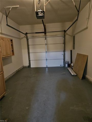 938 Willow PT, Newport News, VA 23602