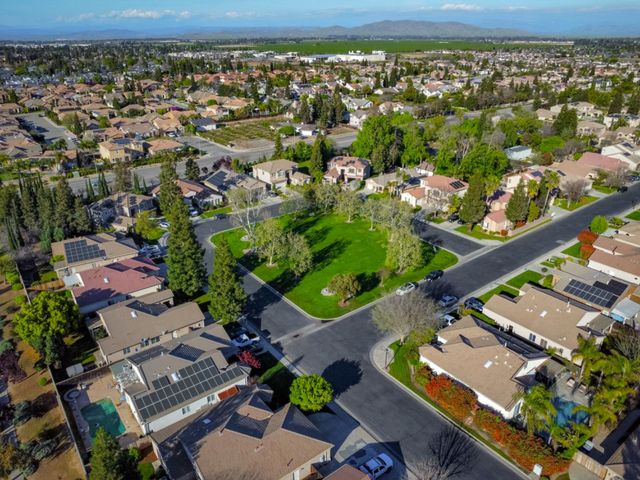 2719 E Spice Way, Fresno, CA 93720