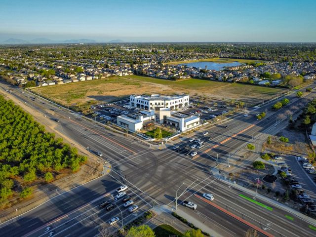 2719 E Spice Way, Fresno, CA 93720