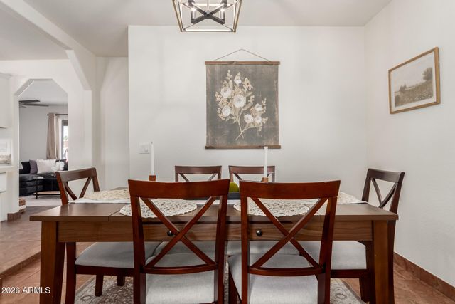 2715 W ROYAL PALM Road, Phoenix, AZ 85051