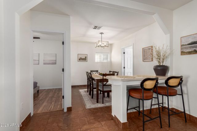 2715 W ROYAL PALM Road, Phoenix, AZ 85051