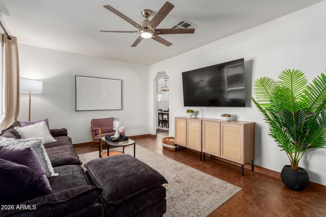 2715 W ROYAL PALM Road, Phoenix, AZ 85051