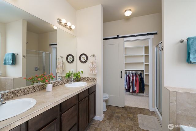 1758 Hillcrest Loop, Mount Vernon, WA 98274