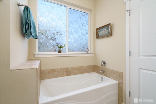 1758 Hillcrest Loop, Mount Vernon, WA 98274
