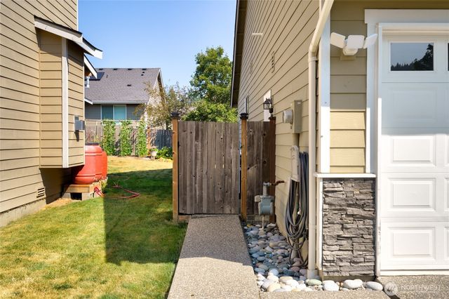 1758 Hillcrest Loop, Mount Vernon, WA 98274