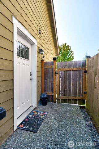 1758 Hillcrest Loop, Mount Vernon, WA 98274