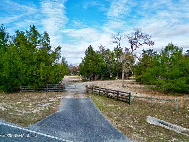 276 MELROSE LANDING Boulevard, Hawthorne, FL 32640