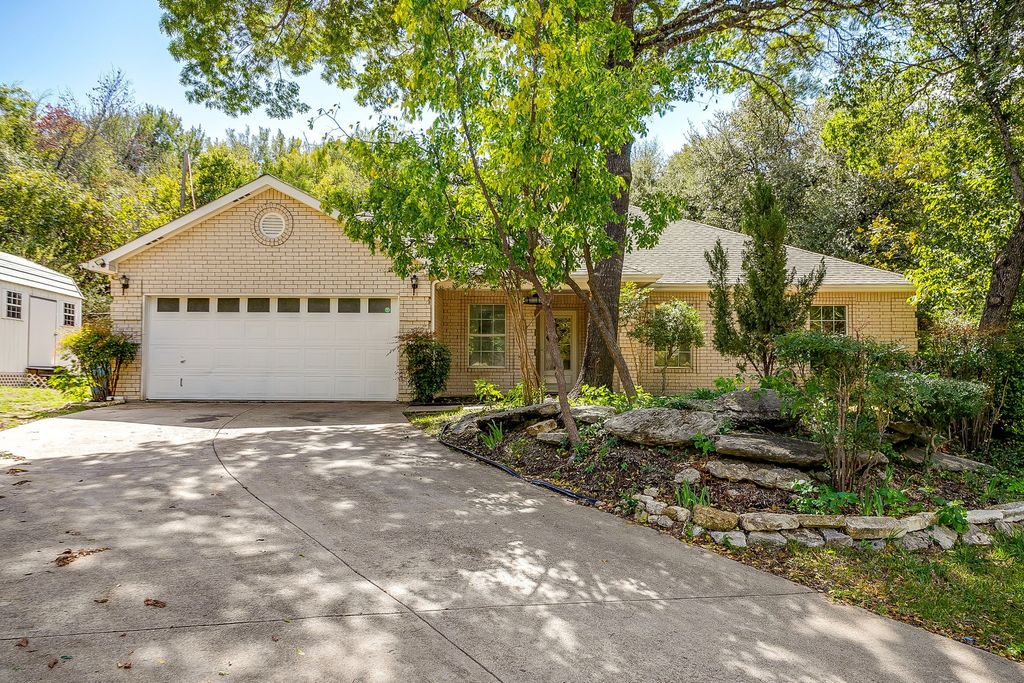 120 Hillside Court, Aledo, TX 76008 — exterior
