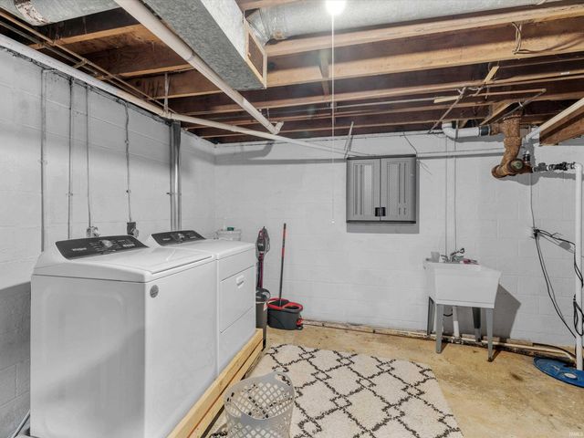 75 W Grissom Avenue, Rockport, IN 47635