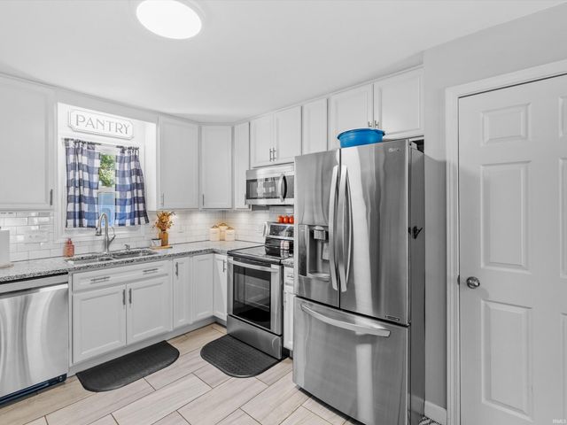 75 W Grissom Avenue, Rockport, IN 47635