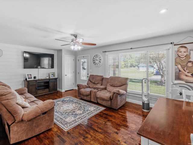 75 W Grissom Avenue, Rockport, IN 47635