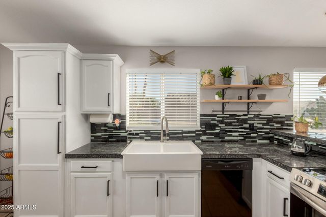 4545 E WOODLAND Drive, Phoenix, AZ 85048