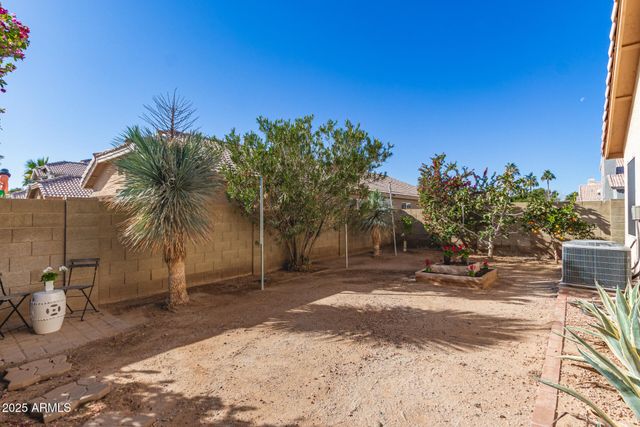 4545 E WOODLAND Drive, Phoenix, AZ 85048