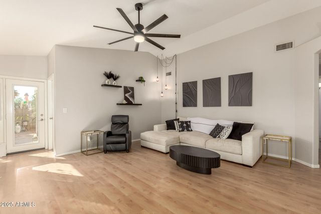 4545 E WOODLAND Drive, Phoenix, AZ 85048