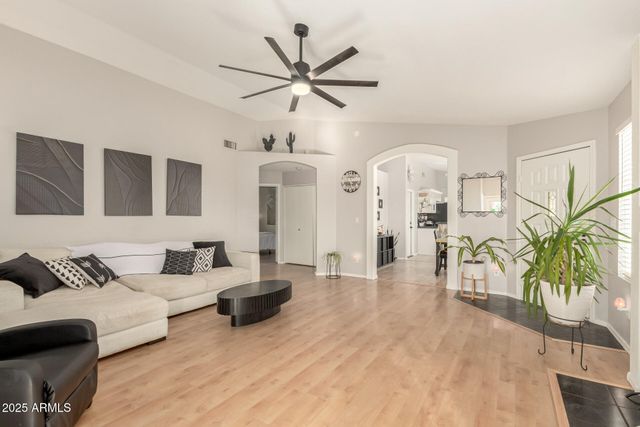 4545 E WOODLAND Drive, Phoenix, AZ 85048