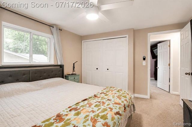 5535 Lake Vista Drive, Waterford, MI 48327