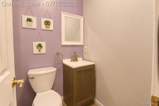 5535 Lake Vista Drive, Waterford, MI 48327