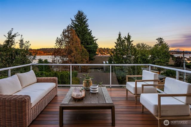 8533 NE Juanita Drive, Kirkland, WA 98034