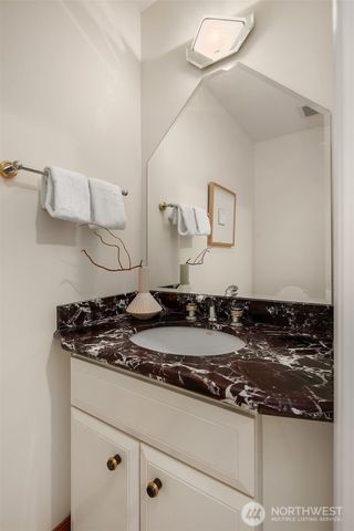 8533 NE Juanita Drive, Kirkland, WA 98034