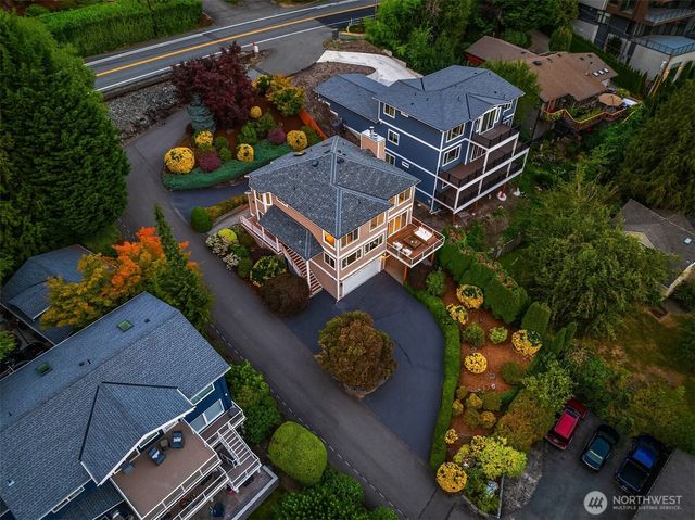 8533 NE Juanita Drive, Kirkland, WA 98034