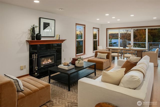 8533 NE Juanita Drive, Kirkland, WA 98034