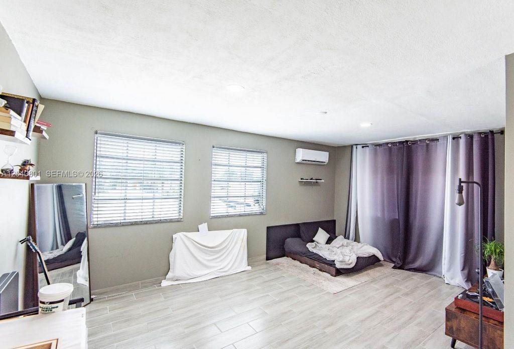 359 W 12th St 3, Hialeah, FL 33010