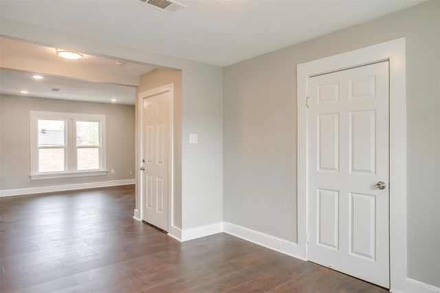 2932 Travis Avenue 2932, Fort Worth, TX 76110