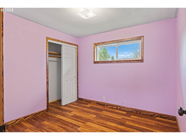 1095 E 2ND St, Coquille, OR 97423