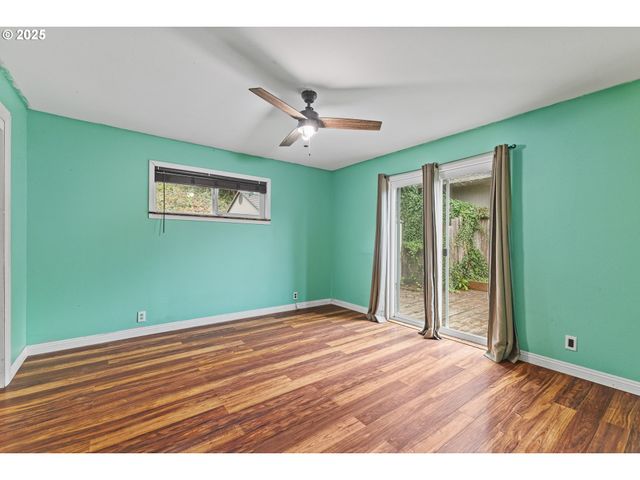 1095 E 2ND St, Coquille, OR 97423