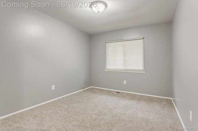 2448 Oakcrest Road, Sterling Heights, MI 48310