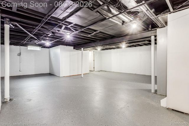 2448 Oakcrest Road, Sterling Heights, MI 48310
