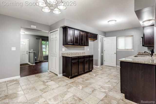 2448 Oakcrest Road, Sterling Heights, MI 48310