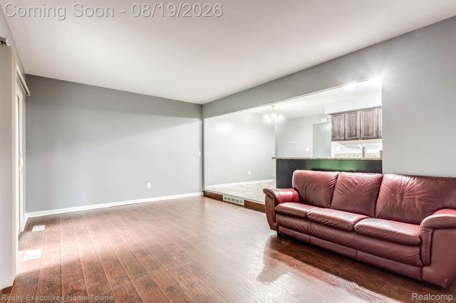 2448 Oakcrest Road, Sterling Heights, MI 48310
