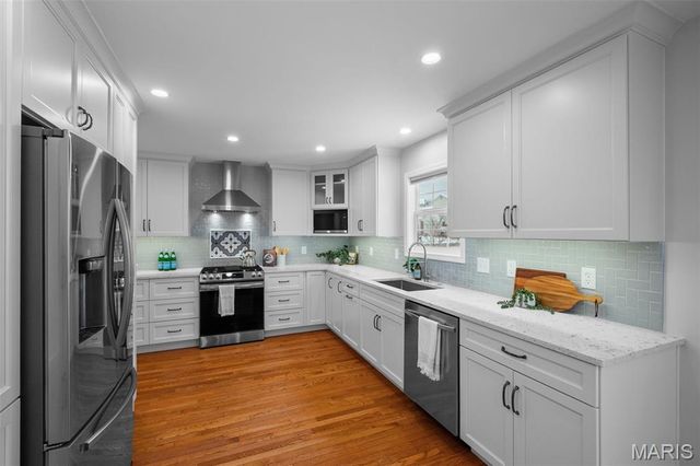 9440 Dennison Grove Court, Sunset Hills, MO 63126