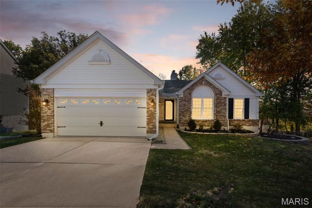 9440 Dennison Grove Court, Sunset Hills, MO 63126