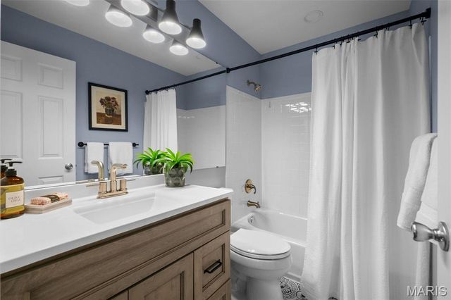 9440 Dennison Grove Court, Sunset Hills, MO 63126