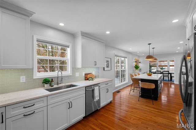 9440 Dennison Grove Court, Sunset Hills, MO 63126