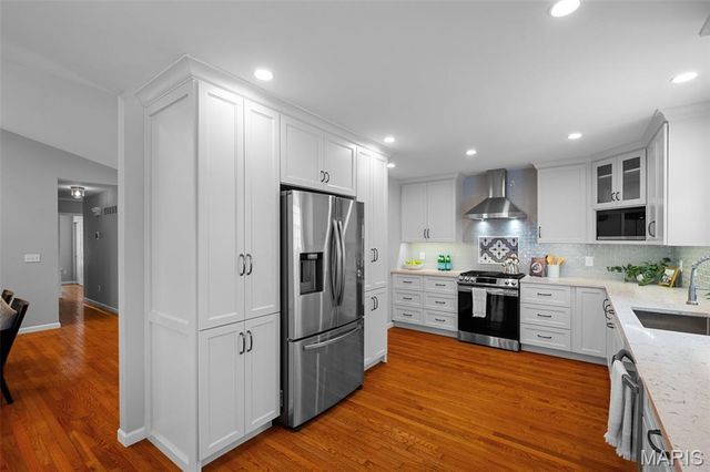 9440 Dennison Grove Court, Sunset Hills, MO 63126