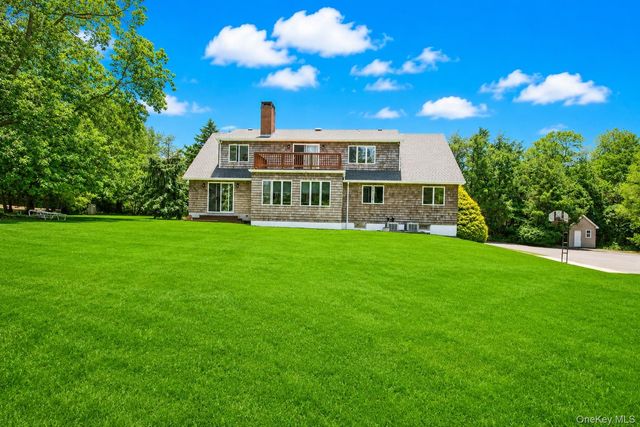 96 Tuthills Lane, Jamesport, NY 11901