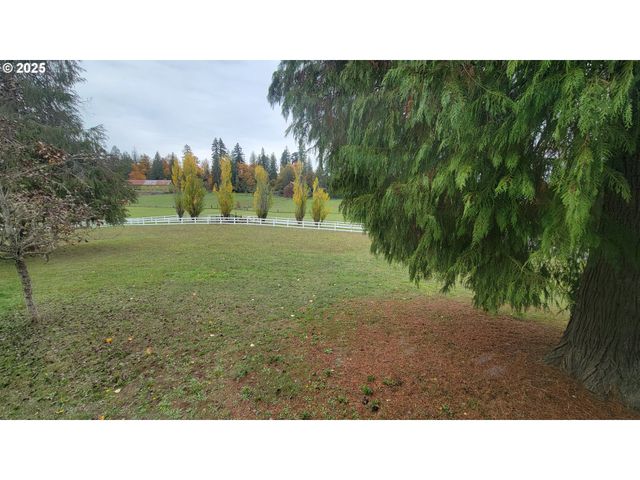 15996 S THAYER Rd, Oregon City, OR 97045