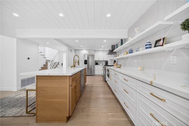 48 Sea Island Drive, Newport Beach, CA 92660