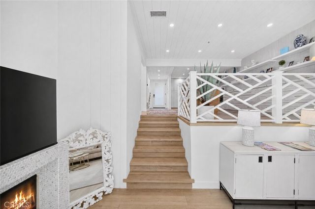 48 Sea Island Drive, Newport Beach, CA 92660