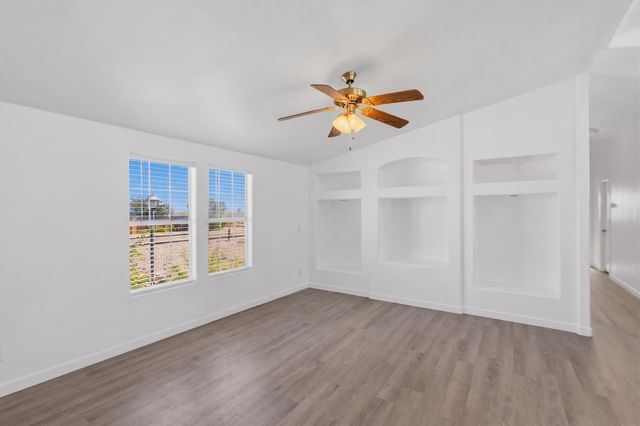 62 Calle De Chamesa Loop, Rio Communities, NM 87002